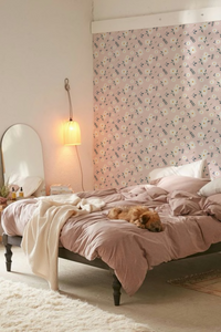 Peel and Stick Nursery Wallpaper - Vintage Daisy Eucalyptus Watercolour Peach and Pink Flower Floral Pattern
