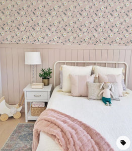 Peel and Stick Nursery Wallpaper - Vintage Daisy Eucalyptus Watercolour Peach and Pink Flower Floral Pattern